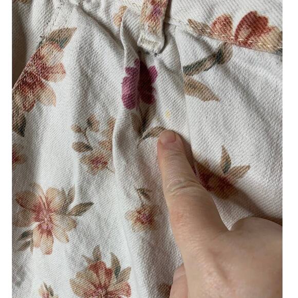 American Eagle 4" Floral Mom Shorts High Waisted Denim Cuffed Plus Size 16 - Picture 3 of 9